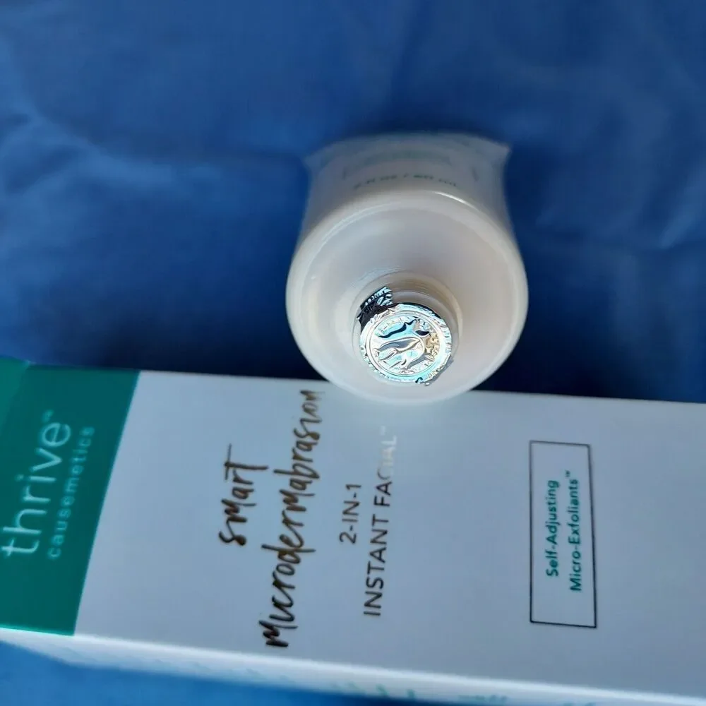 Thrive Causemetics Smart Microdermabrasion 2-in-1 Instant Facial Micro Exfoliant